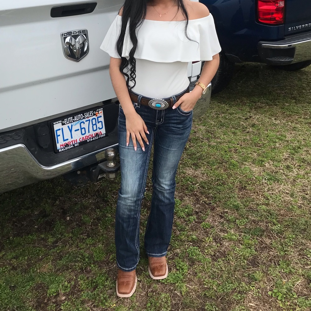 White off shoulder bodysuit